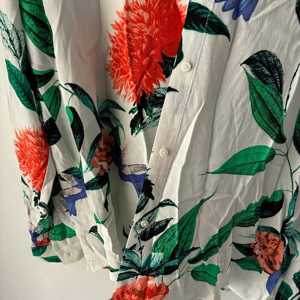 NWT White Blouse with Colorful Florals, Made in Denmark by Minimum - Picture 4 of 8